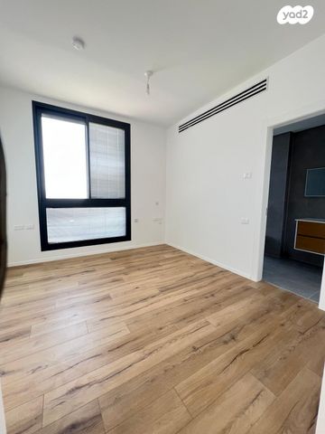 דירה, בנימין וולפוביץ', רעננה