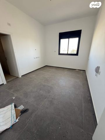 דירה, רמת יורם, נתיבות