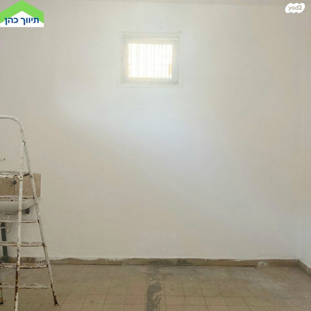 מחסנים, מוהליבר, רסקו א', חולון