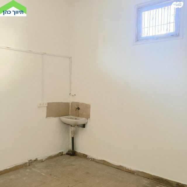 מחסנים, מוהליבר, רסקו א', חולון