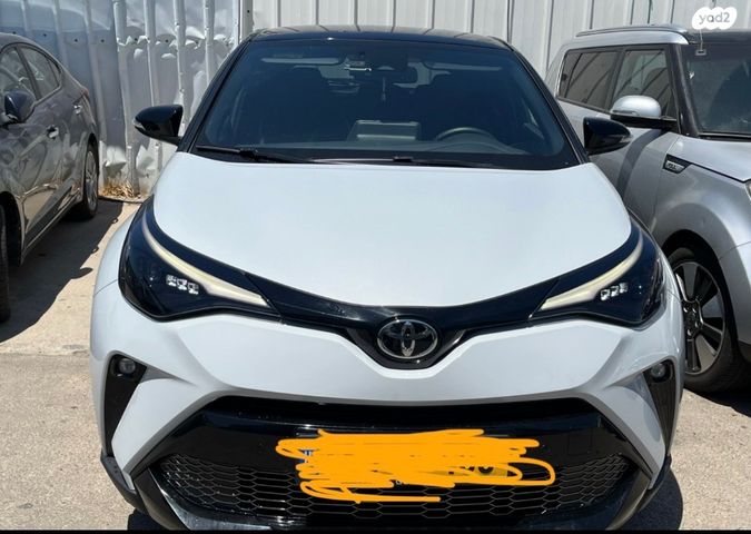 מודעת רכב טויוטה C-HR