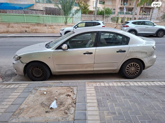 מודעת רכב מאזדה 3