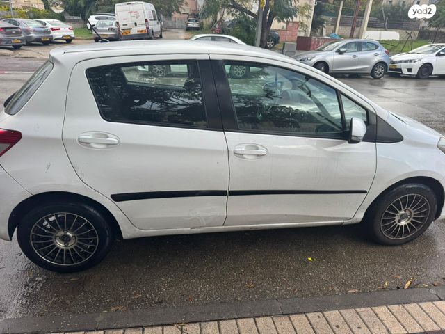 טויוטה יאריס