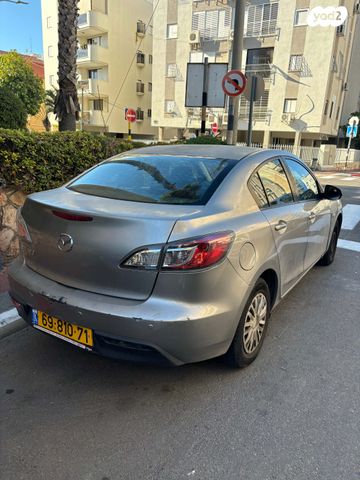 מודעת רכב מאזדה 3