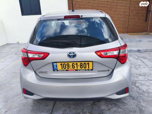 טויוטה יאריס
