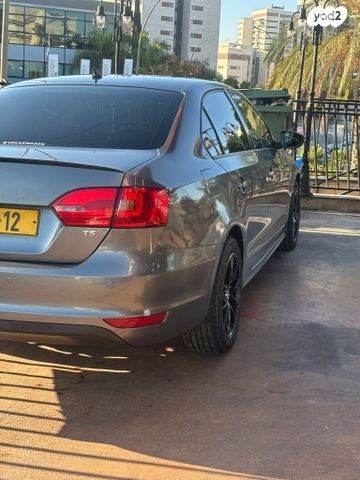 מודעת רכב פולקסווגן ג'טה 