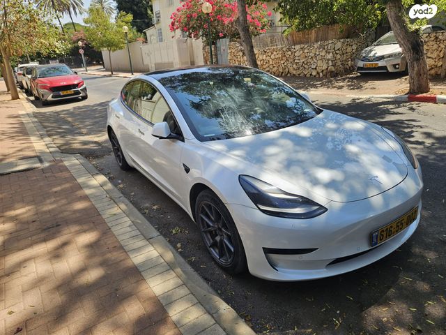 מודעת רכב טסלה מודל 3