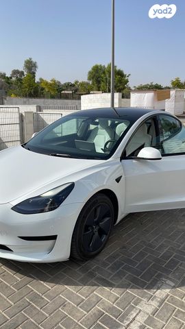 מודעת רכב טסלה מודל 3