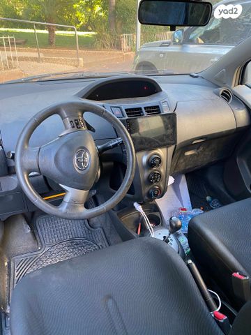 טויוטה יאריס