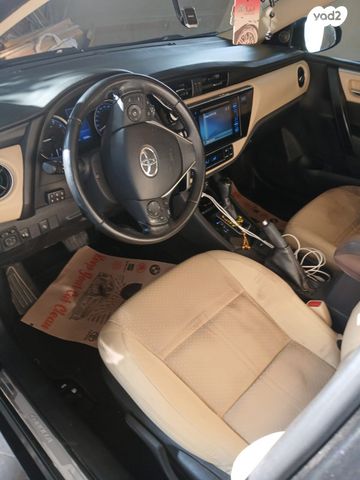 טויוטה קורולה