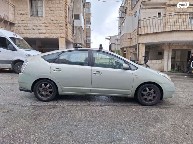 טויוטה פריוס