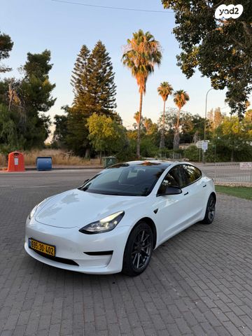 מודעת רכב טסלה מודל 3