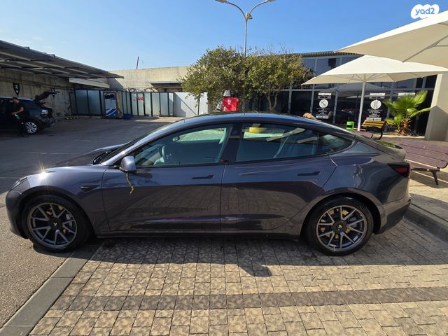 מודעת רכב טסלה מודל 3