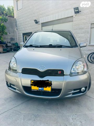 טויוטה יאריס
