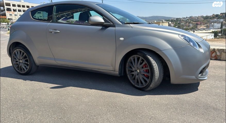 מודעת רכב אלפא רומיאו מיטו