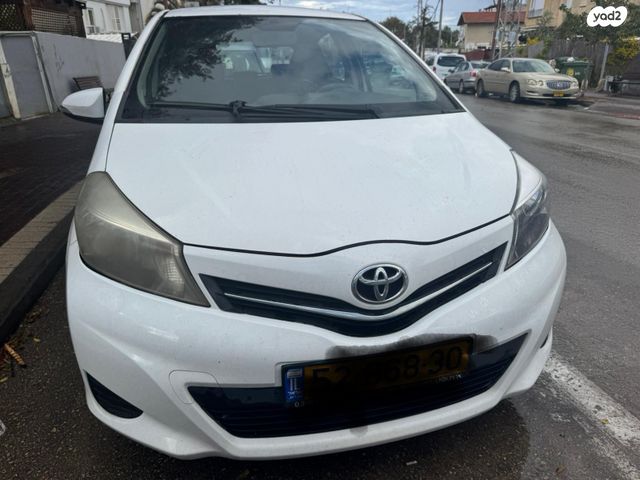 טויוטה יאריס