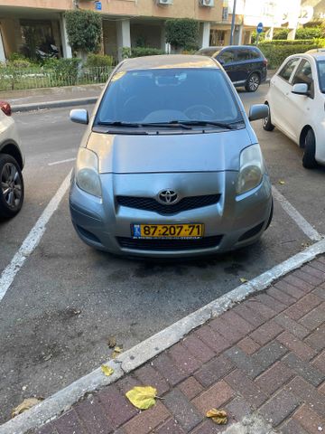 טויוטה יאריס