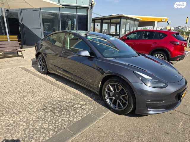 טסלה מודל 3