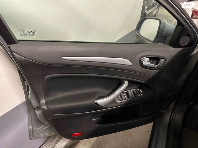 פורד מונדאו