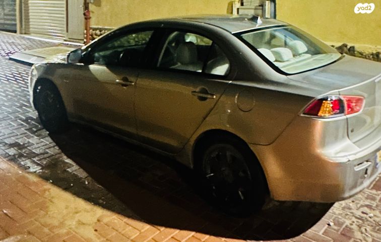 מודעת רכב מיצובישי לנסר