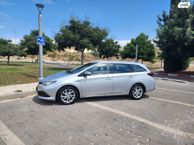 מודעת רכב טויוטה אוריס