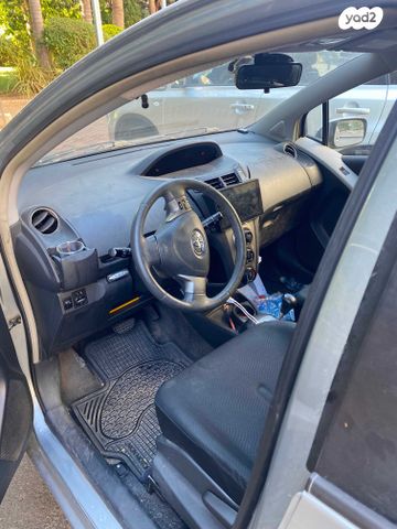 טויוטה יאריס