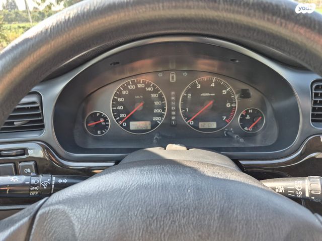 סובארו B4/לגאסי