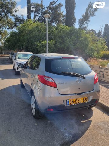 מודעת רכב מאזדה 2