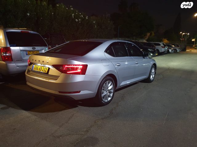 מודעת רכב סקודה סופרב