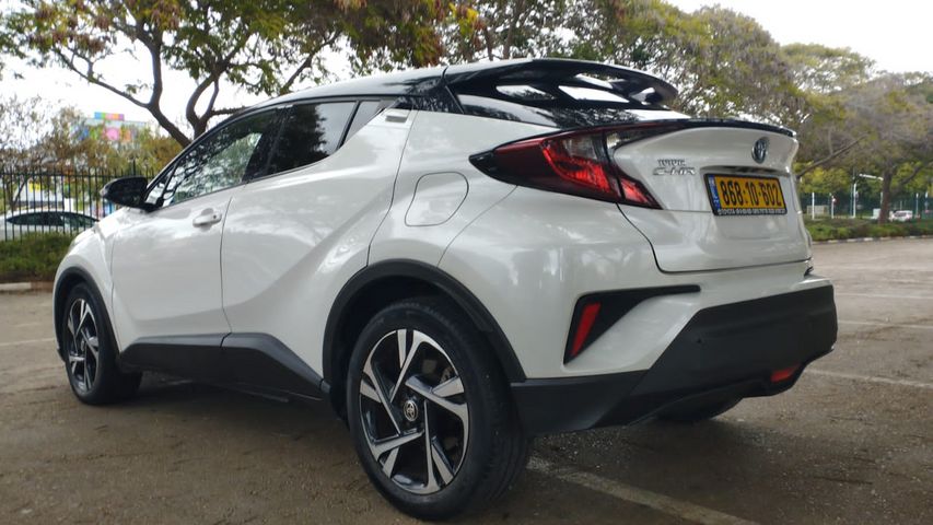 מודעת רכב טויוטה C-HR