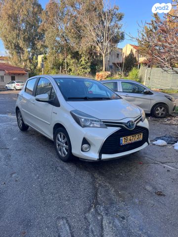 טויוטה יאריס