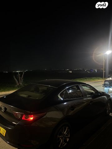 מודעת רכב מאזדה 3