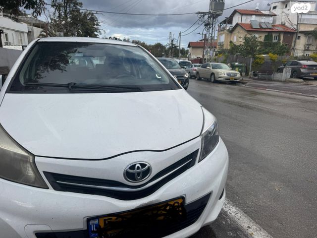 טויוטה יאריס