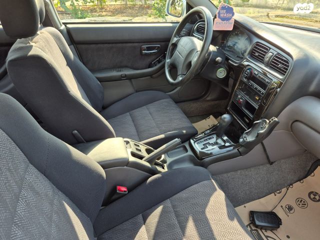 סובארו B4/לגאסי