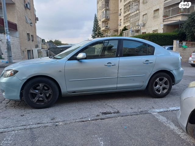 מודעת רכב מאזדה 3