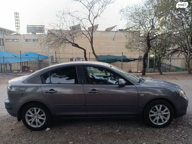 מודעת רכב מאזדה 3