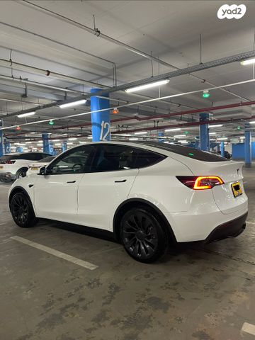 מודעת רכב טסלה מודל Y