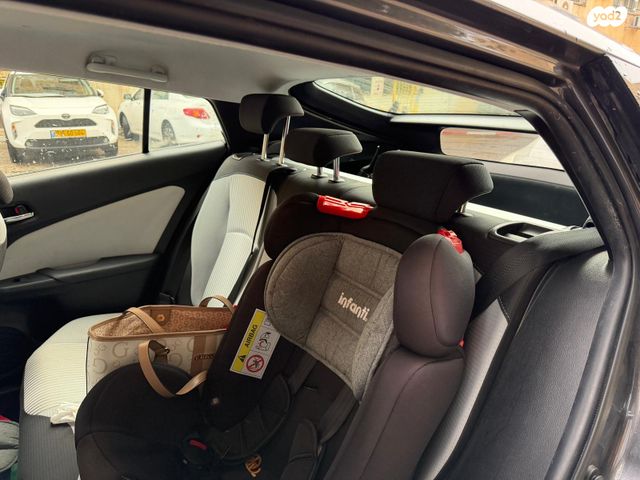 טויוטה פריוס