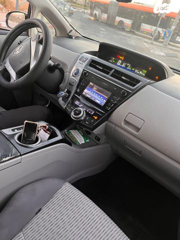 טויוטה פריוס פלוס