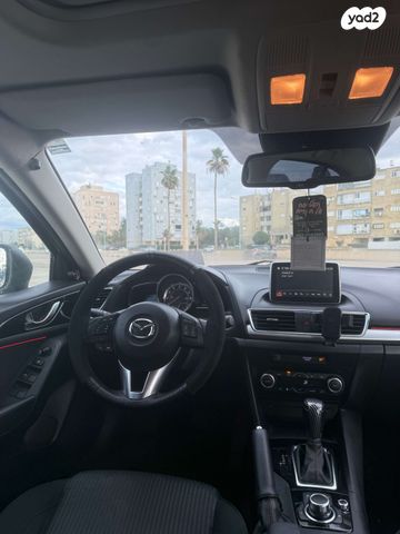 מודעת רכב מאזדה 3