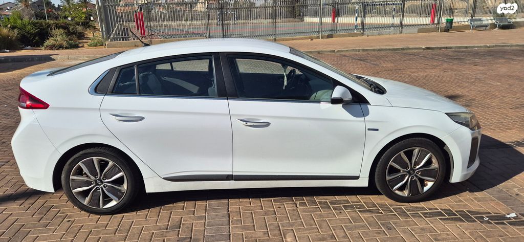 יונדאי איוניק