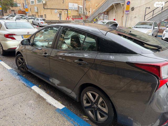 מודעת רכב טויוטה פריוס