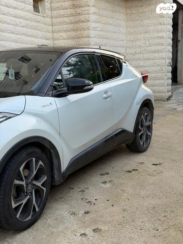 טויוטה C-HR