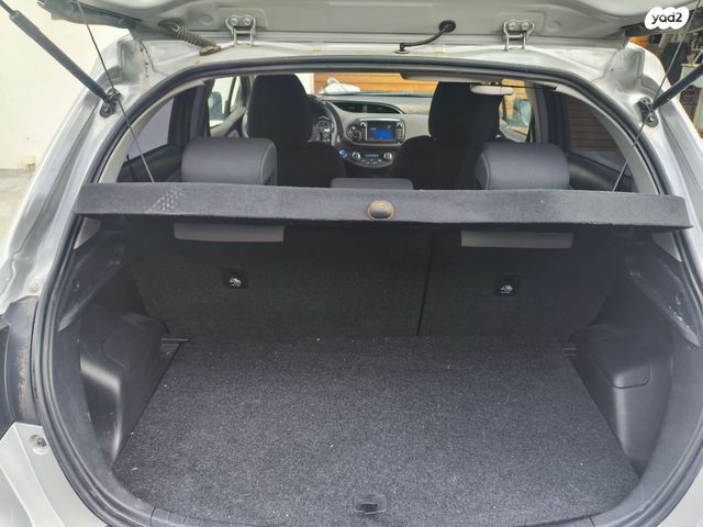 טויוטה יאריס