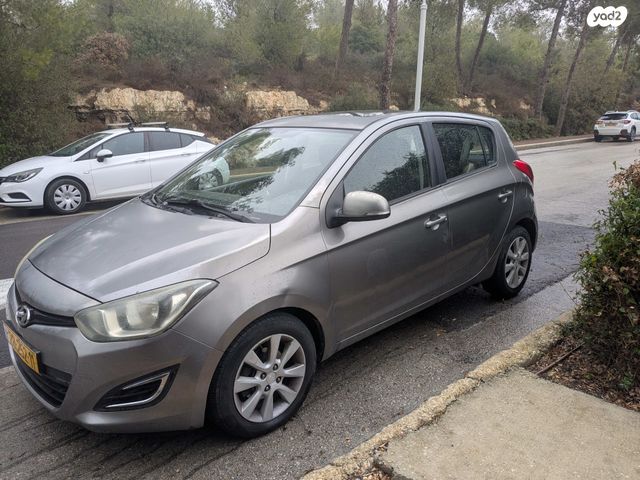 מודעת רכב יונדאי i20