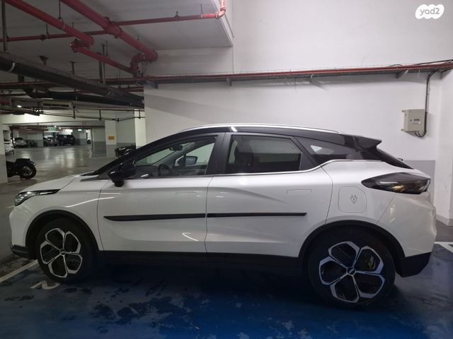 מודעת רכב ג׳ילי Geometry C