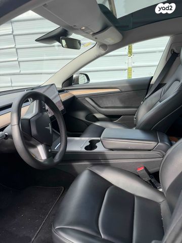 מודעת רכב טסלה מודל 3