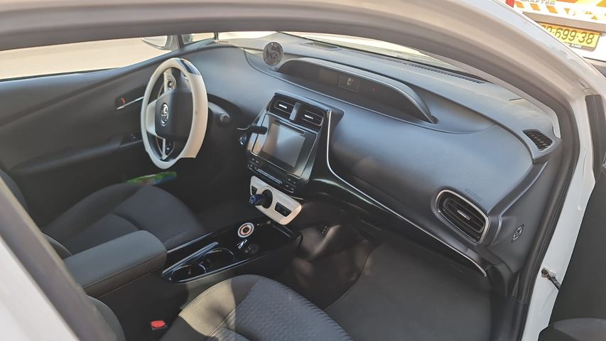 מודעת רכב טויוטה פריוס