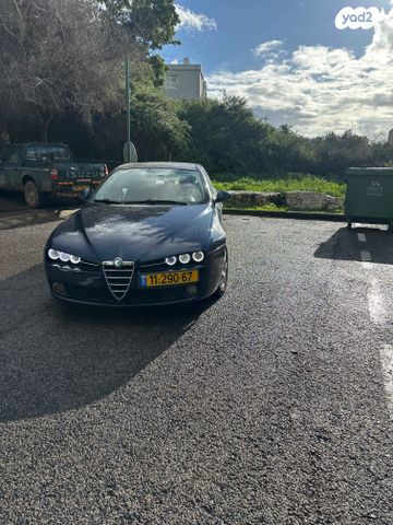 מודעת רכב אלפא רומיאו 159