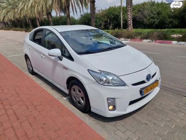 מודעת רכב טויוטה פריוס